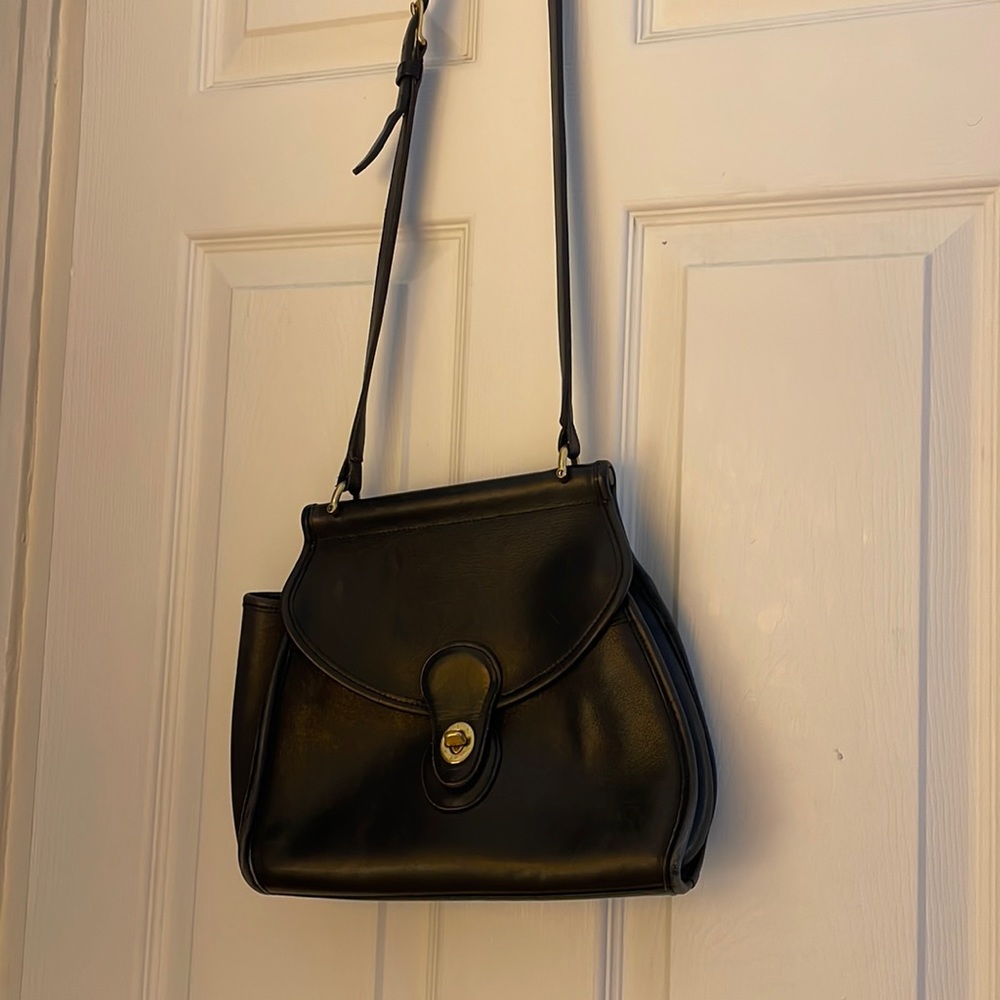 Vintage Coach bag — pre-loved with some wear & buttery soft leather. A classic.
